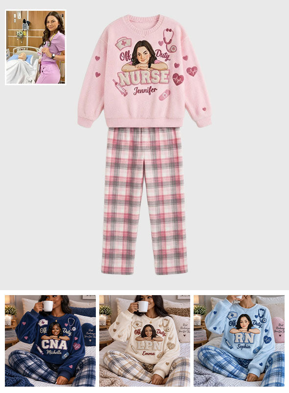 Off Duty Nurse - Personalisiertes Fleece Lounge Set für Krankenschwestern