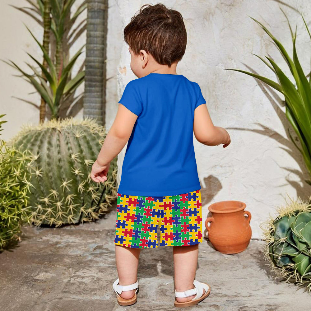 Buntes Puzzle-Alphabet – personalisiertes Kinder-T-Shirt & Shorts