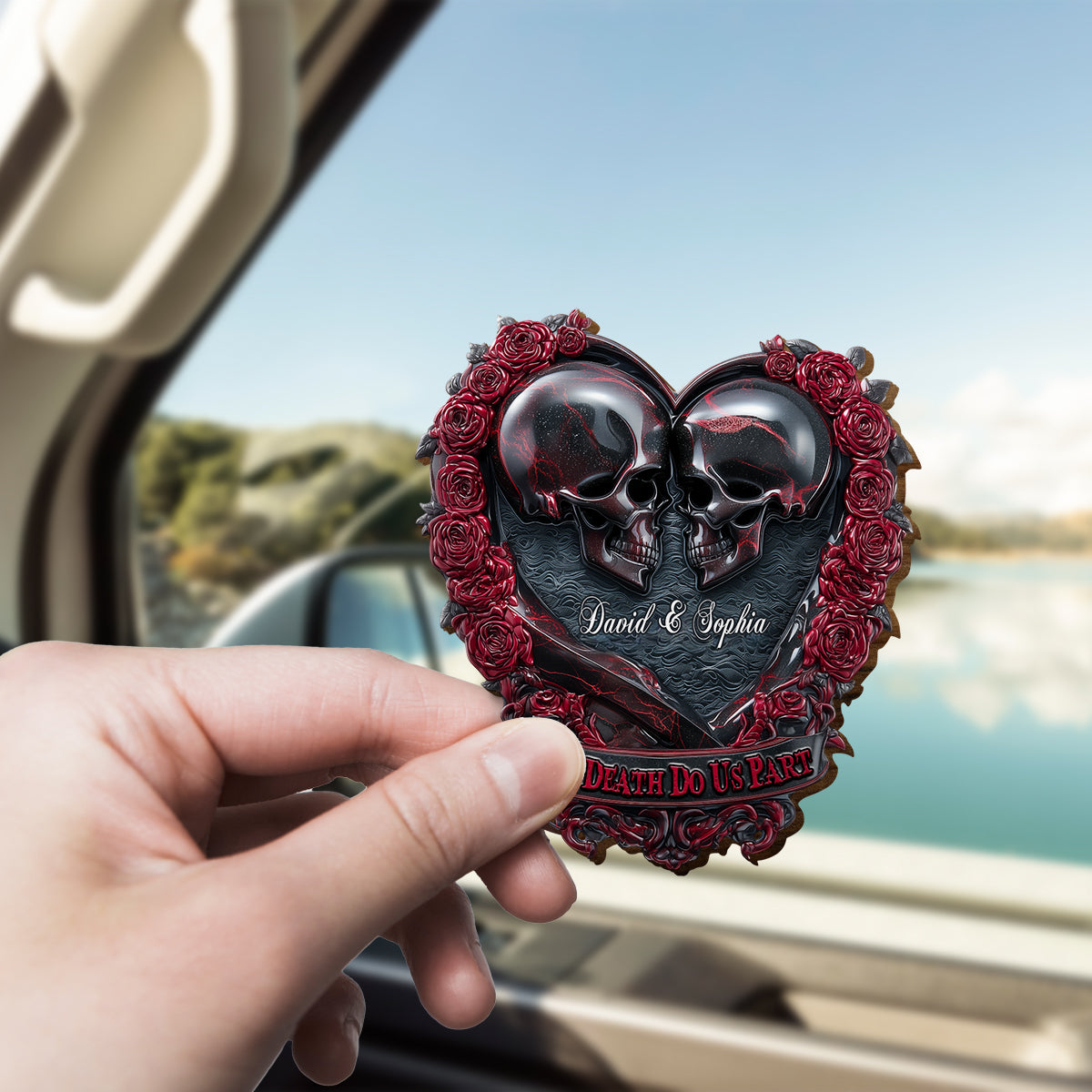 Bis dass der Tod uns scheidet – Personalisierter Totenkopf-Sonnenblendenclip fürs Auto.