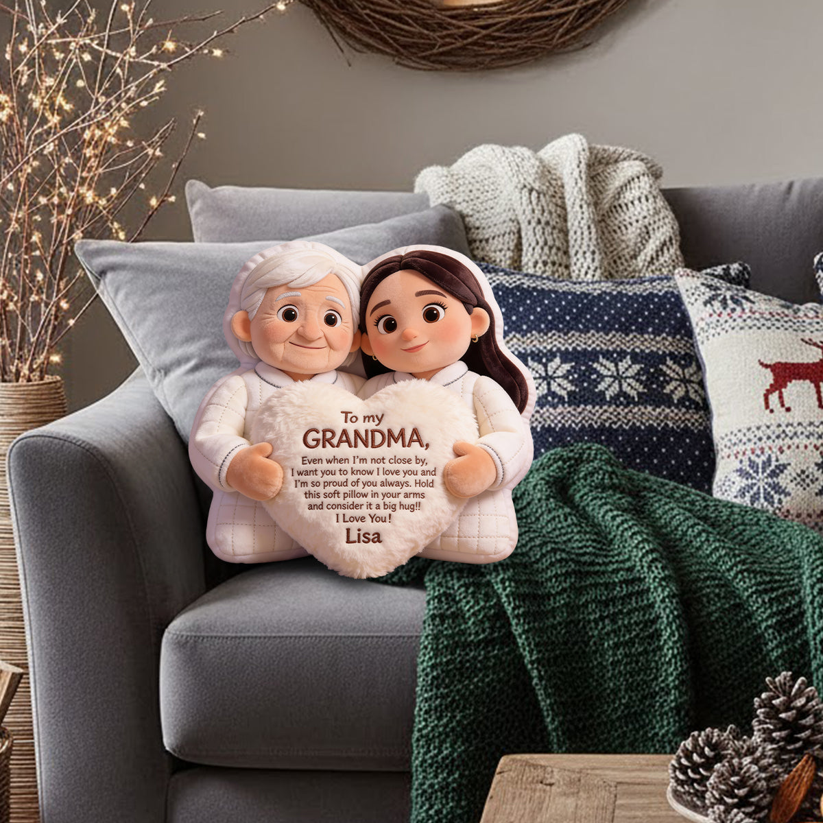 Für meine Oma – Personalisiertes Oma-Kissen aus Kunstfell in Form eines Oma-Anhängers