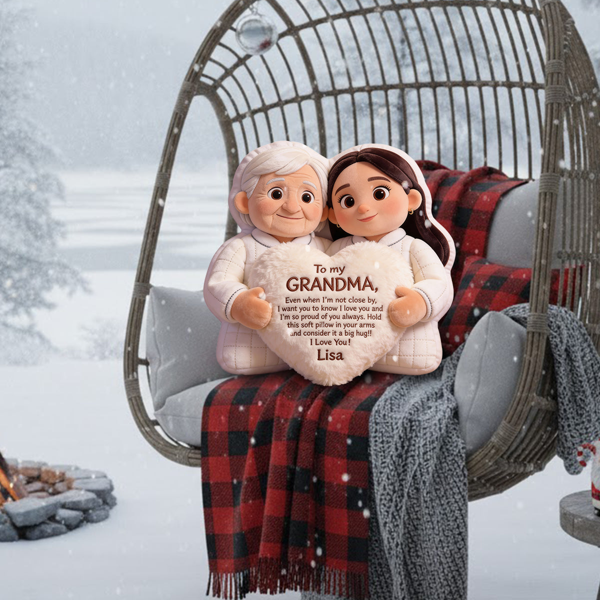 Für meine Oma – Personalisiertes Oma-Kissen aus Kunstfell in Form eines Oma-Anhängers