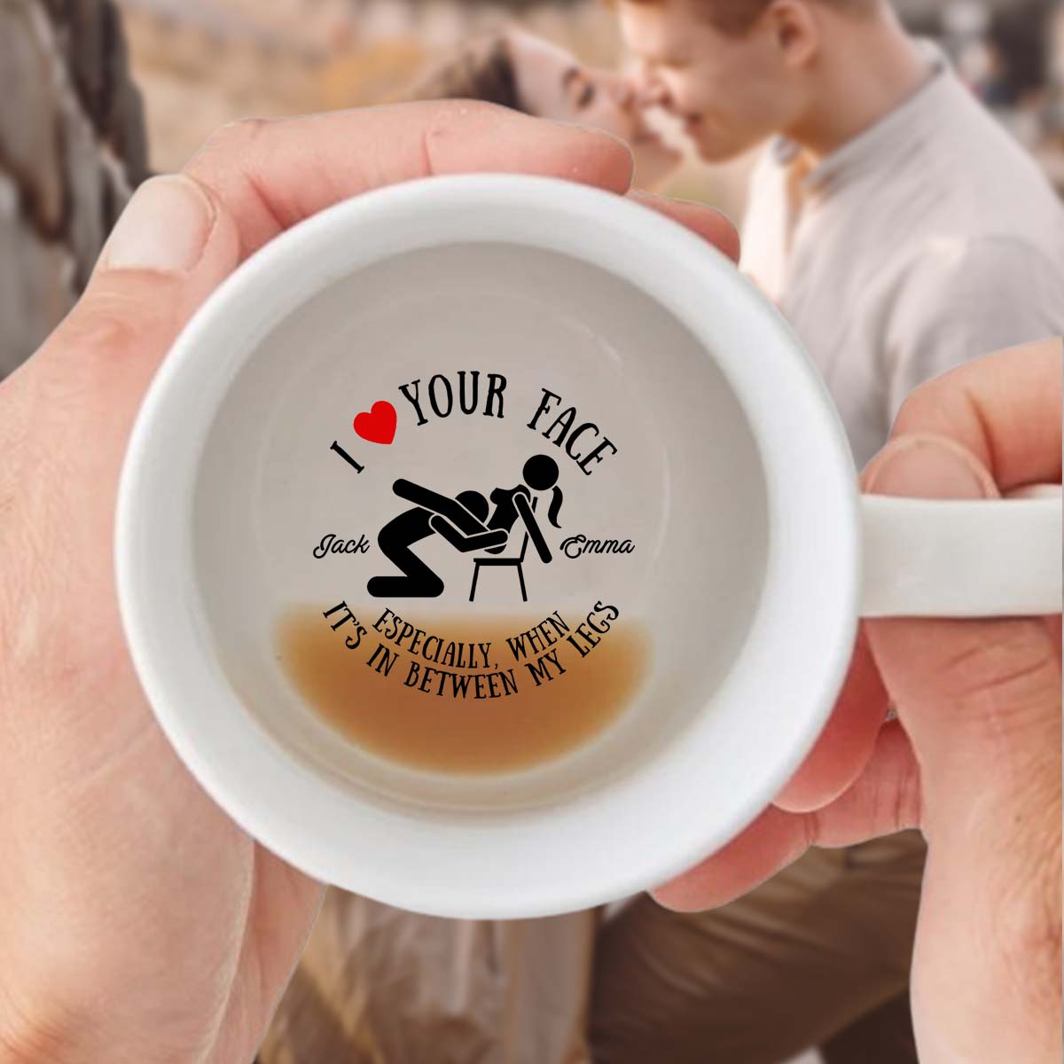 Ich liebe dein Gesicht zwischen meinen Beinen – Personalisierte Tasse für Paare mit versteckter Botschaft