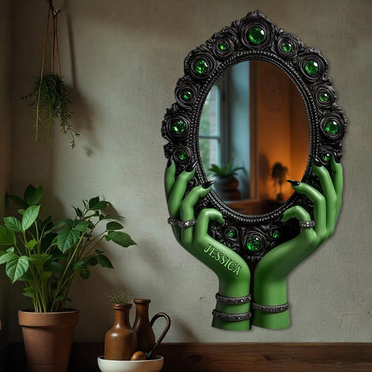 Geheimnisvolle Hexenhände – Personalisierter Hexen-Wandspiegel