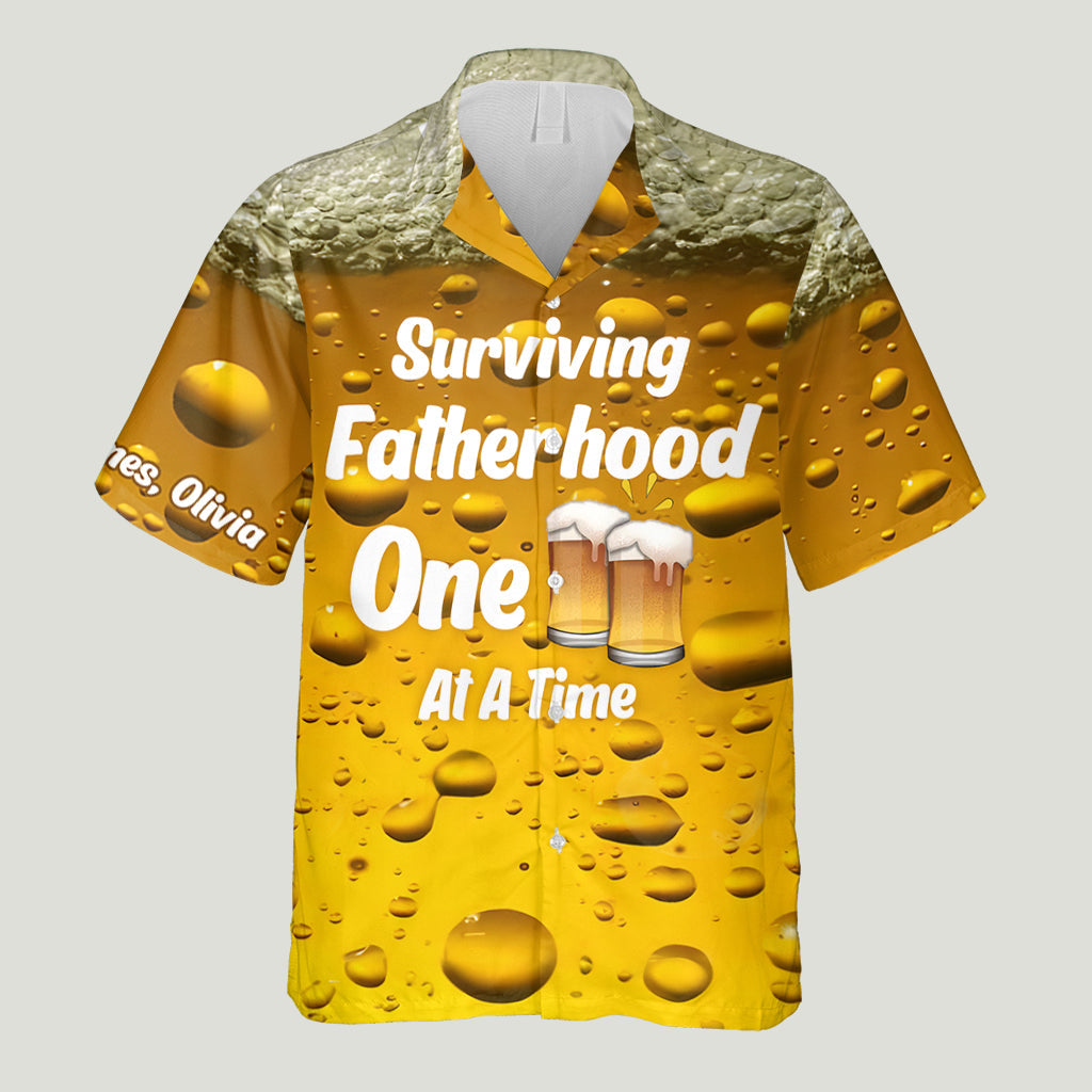 Das Vatersein mit einem Bier nach dem anderen überstehen – personalisiertes Hawaiihemd für Väter