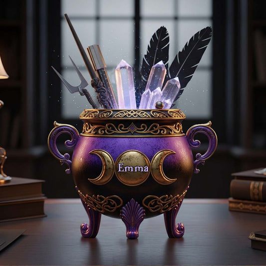 Hexenkessel – Personalisierter Hexen-Stifthalter aus Holz