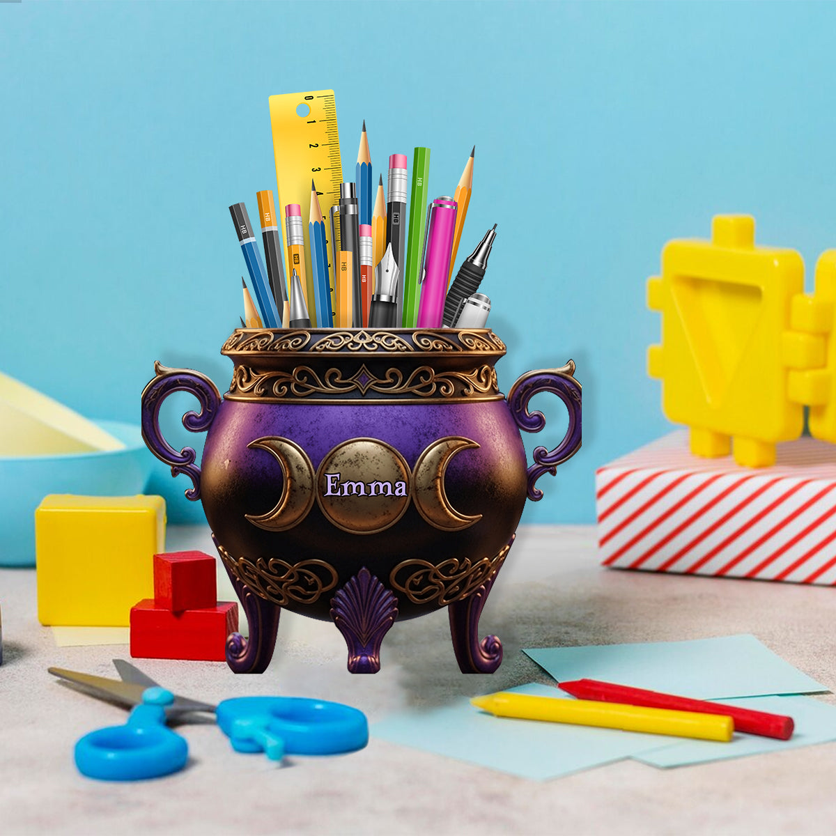 Hexenkessel – Personalisierter Hexen-Stifthalter aus Holz