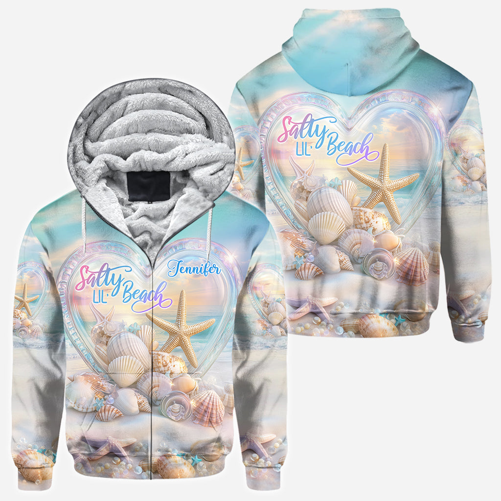 Salty Lil Beach – Personalisiertes T-Shirt für Meeresliebhaber