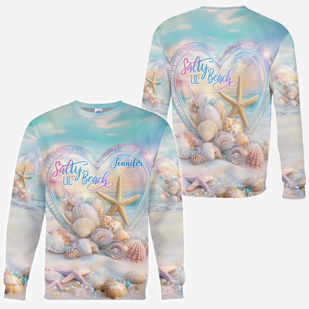 Salty Lil Beach – Personalisiertes T-Shirt für Meeresliebhaber