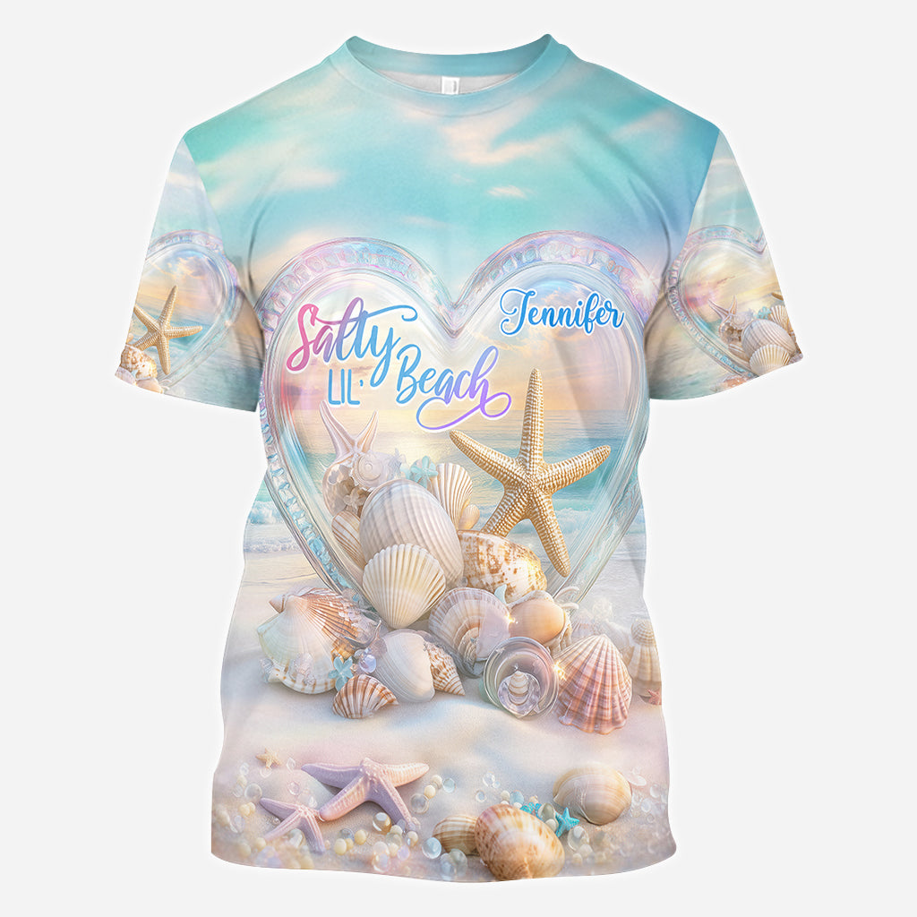 Salty Lil Beach – Personalisiertes T-Shirt für Meeresliebhaber