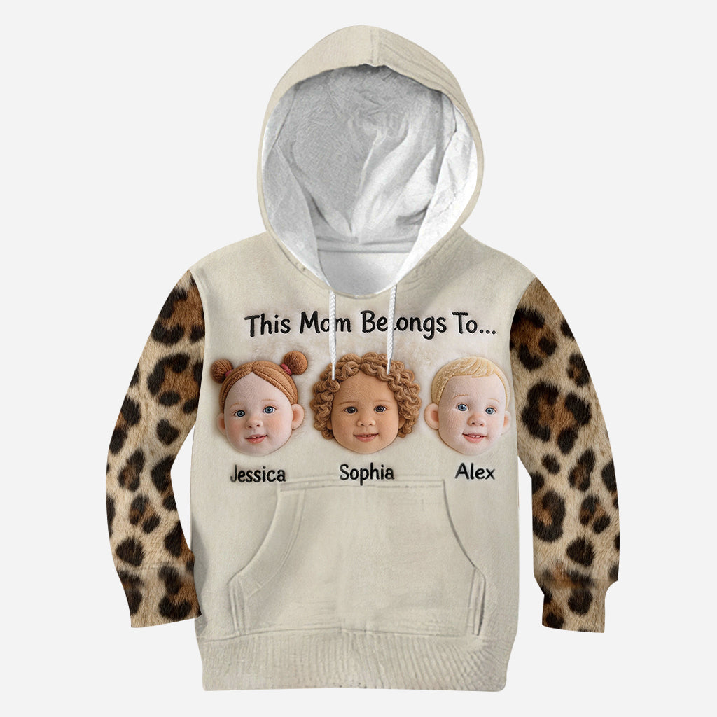 Dieses personalisierte „Mama/Oma gehört“-Shirt