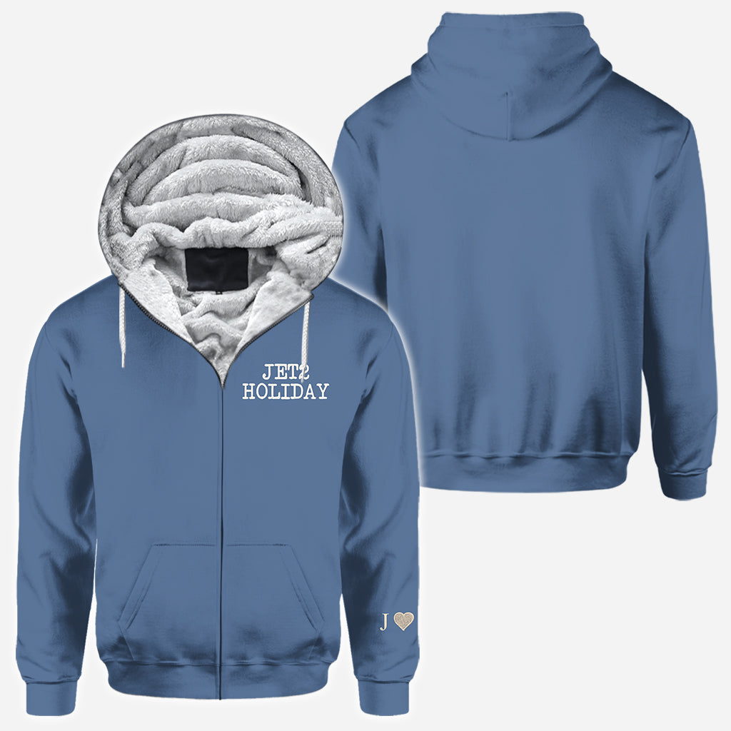 Meine Freundin schlägt mich. Nichts geht über einen Jet2-Urlaub – personalisiertes Pärchen-Shirt mit Allover-Print