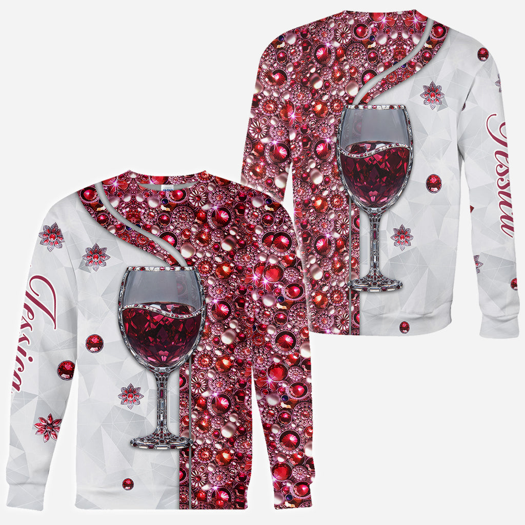 Einfach ein Mädchen, das Wein liebt – personalisiertes T-Shirt mit Weinmuster