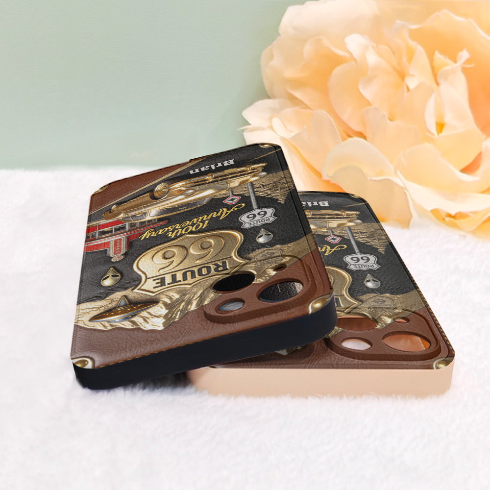 Route 66 100-jähriges Jubiläum – Personalisierte Handyhülle aus Leder für Autoliebhaber