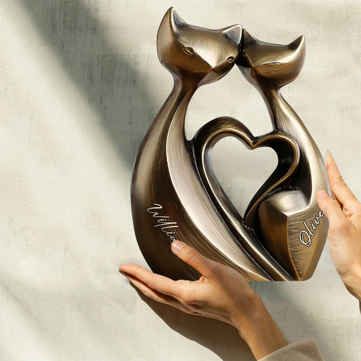 Jahrestagsgeschenk für Paare mit Katze – Personalisierte Holzplakette in individueller Form für Paare