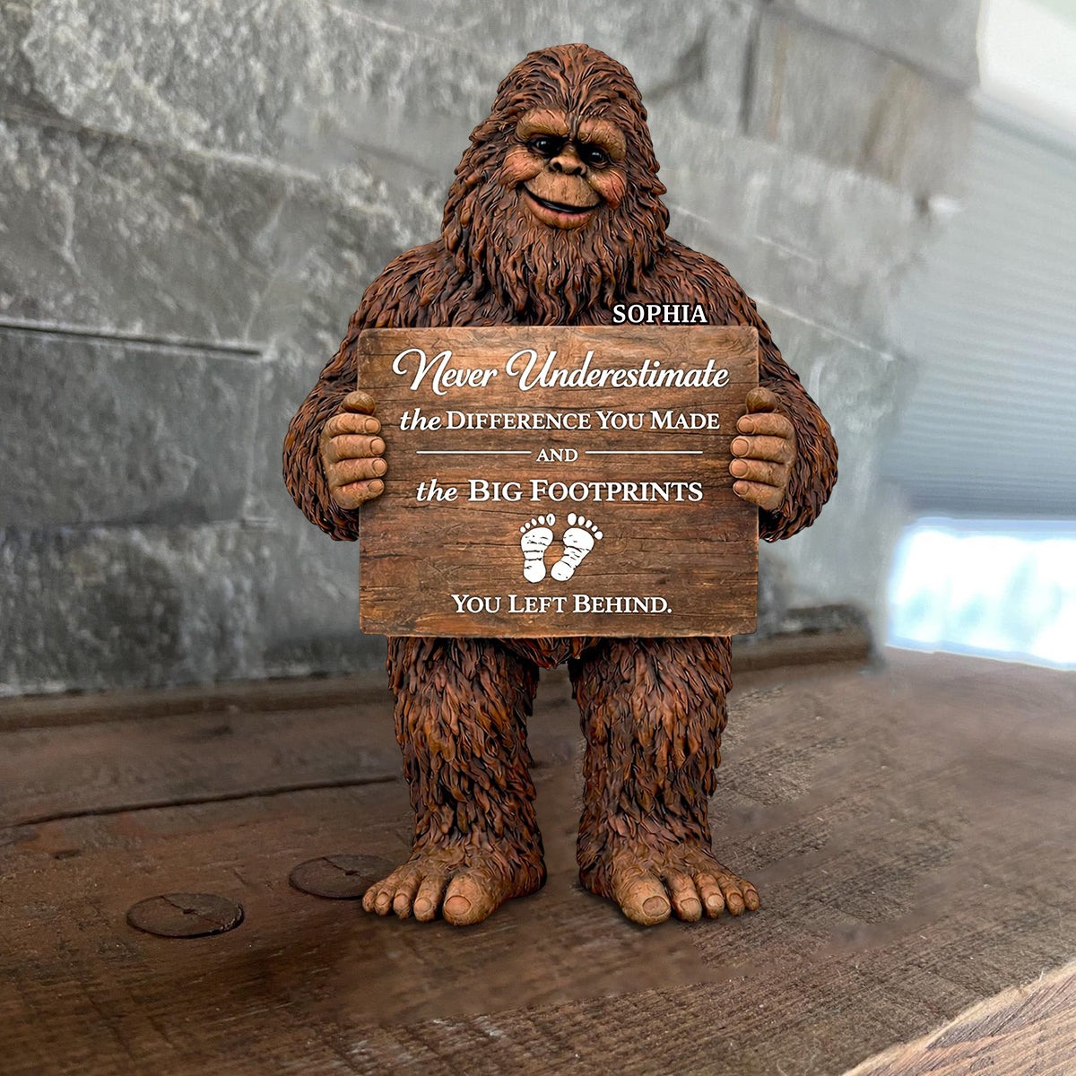 Geburtstagsgeschenk für Bigfoot-Liebhaber - Personalisierte Holztafel in Sonderform