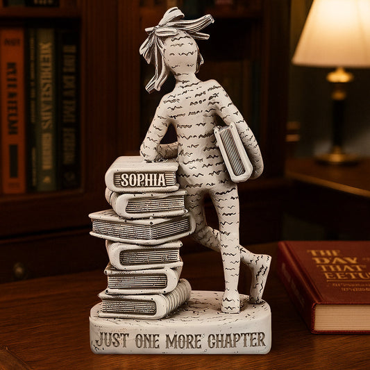 Nur noch ein Kapitel – personalisierte Buchplakette aus Holz in individueller Form