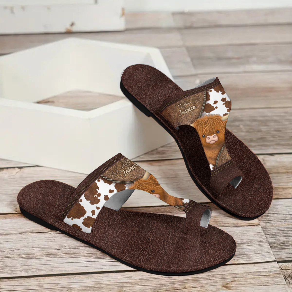 Liebe zum Hochlandrind – Personalisierte Hochlandrind-Sandalen mit offener Zehenpartie