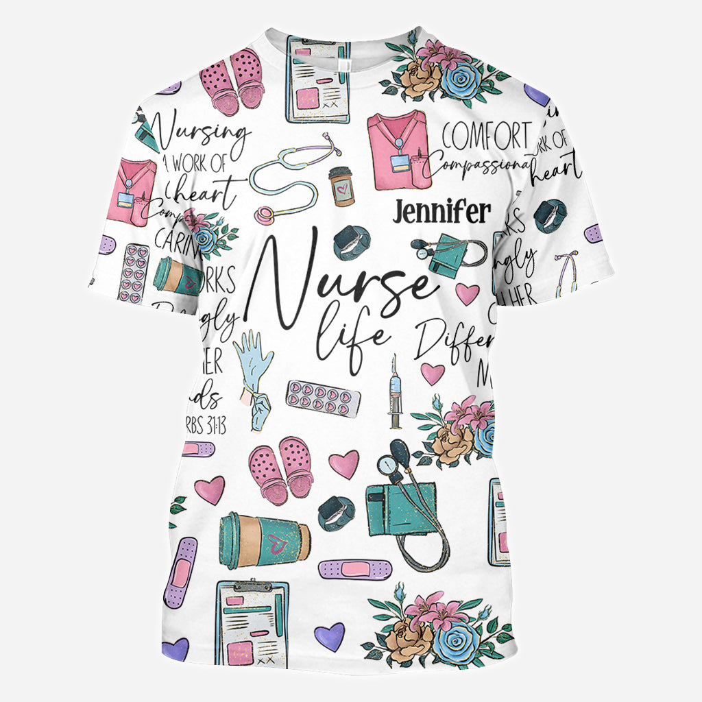 Krankenpflege ist eine Herzensangelegenheit – Personalisiertes T-Shirt für Krankenschwestern