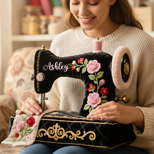 Das perfekte Geschenk für Nähbegeisterte – personalisiertes Kissen in Form von Kunstfell.