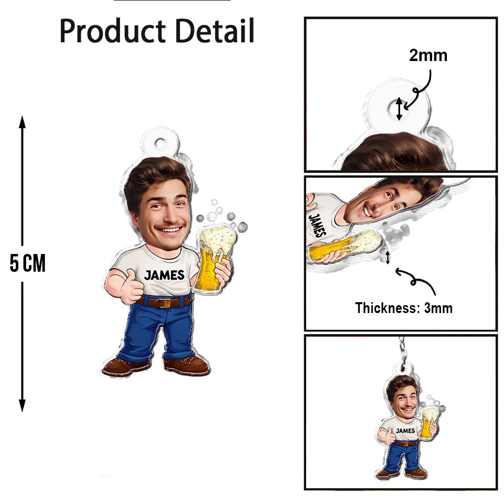 Lustiger Bier-Karikatur-Mann – Personalisierter Schlüsselanhänger in Bierform