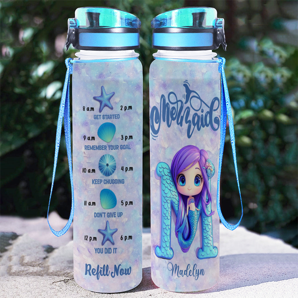 Niedliche Meerjungfrauen-Alphabet-Buchstaben mit individuellem Namen - Personalisierte Meerjungfrauen-Wasserflasche mit Tracker