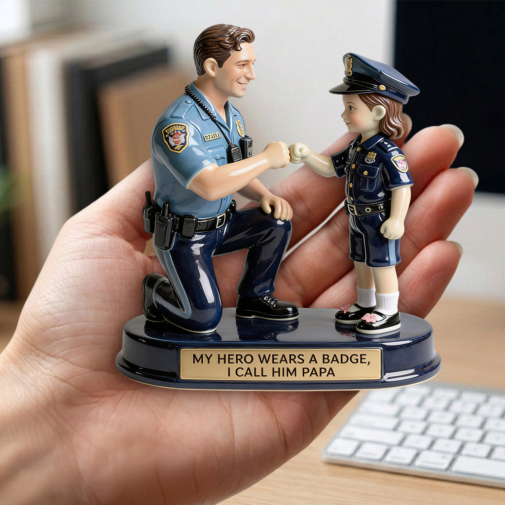 Unser Held trägt ein Abzeichen, wir nennen ihn Papa - Personalisierte Polizeibeamter Premium 3D Figur
