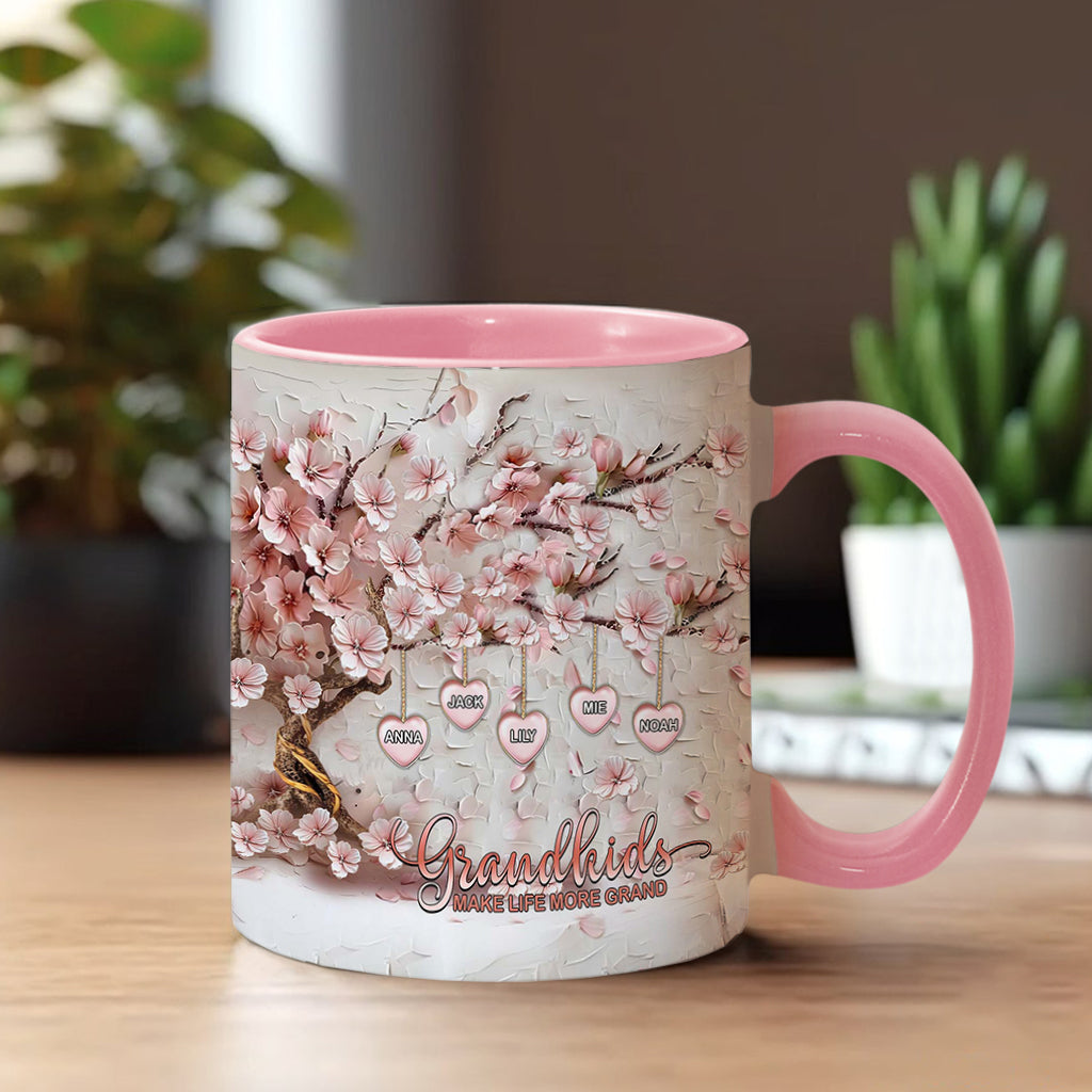 Enkelkinder machen das Leben schöner – personalisierte Tasse mit Oma-Akzent