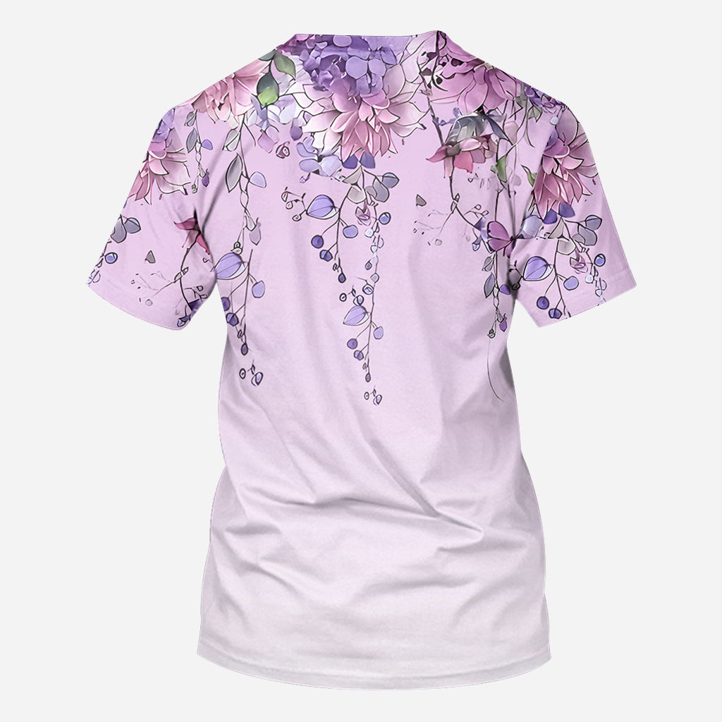 Mutter und Kinder Schmetterling - Personalisiertes Mutter-Shirt mit Allover-Print