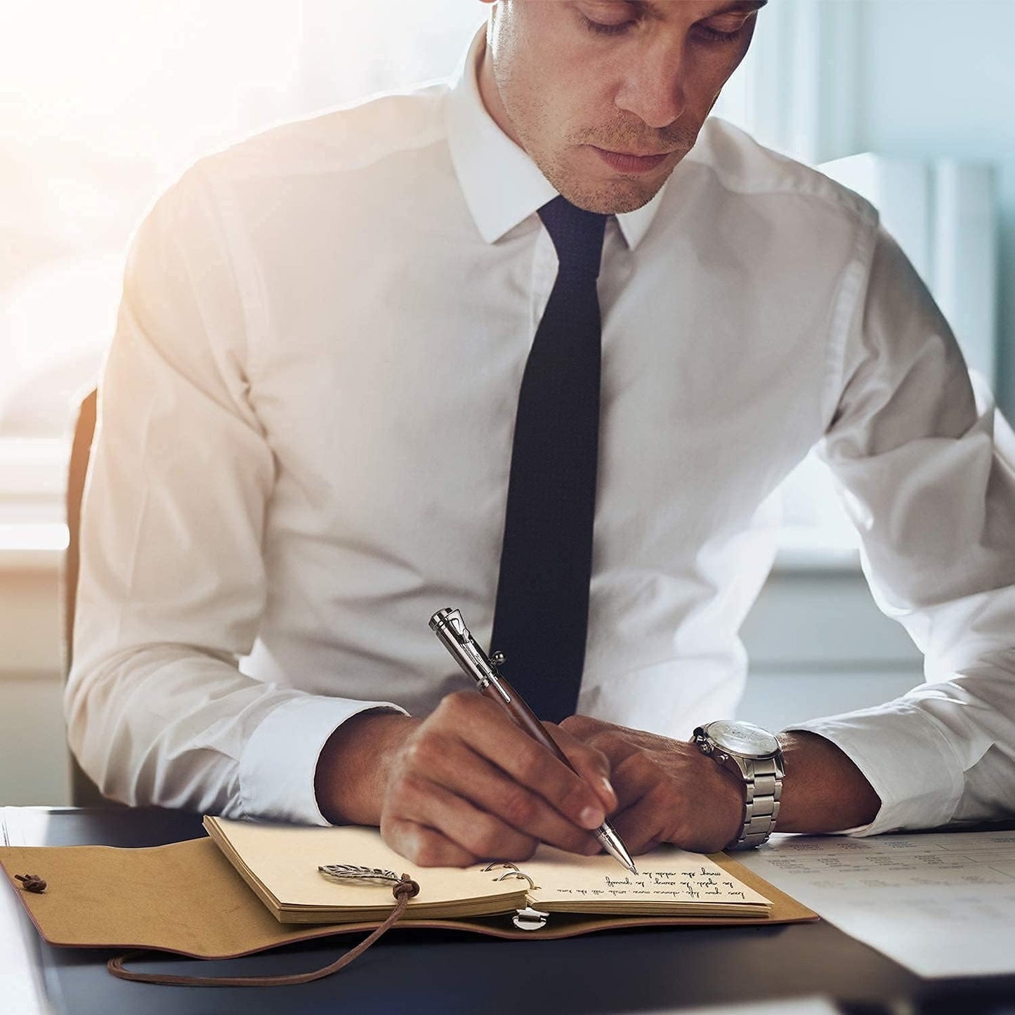 Kugelschreiber mit Bolzenmechanik, Kompass und zusätzlicher Mine