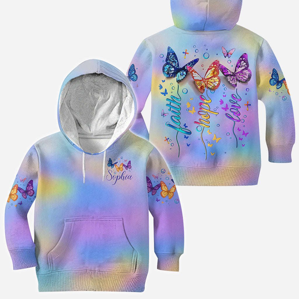 Glaube, Hoffnung, Liebe – Personalisiertes Schmetterlings-Shirt