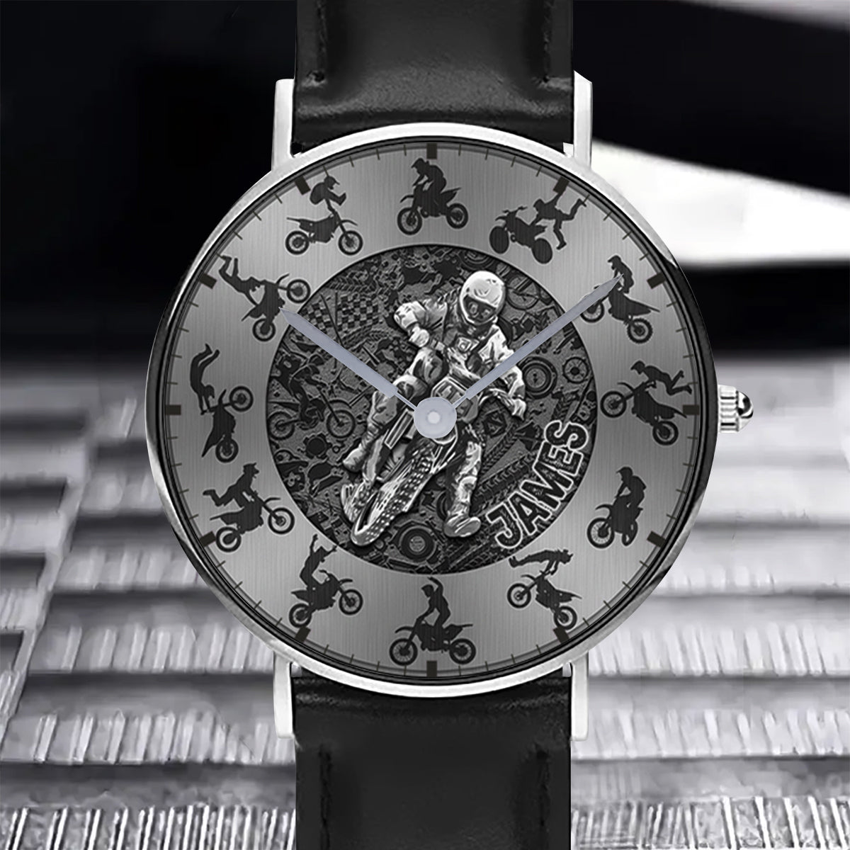 Cooler Biker – Personalisierte Dirtbike-Handuhr