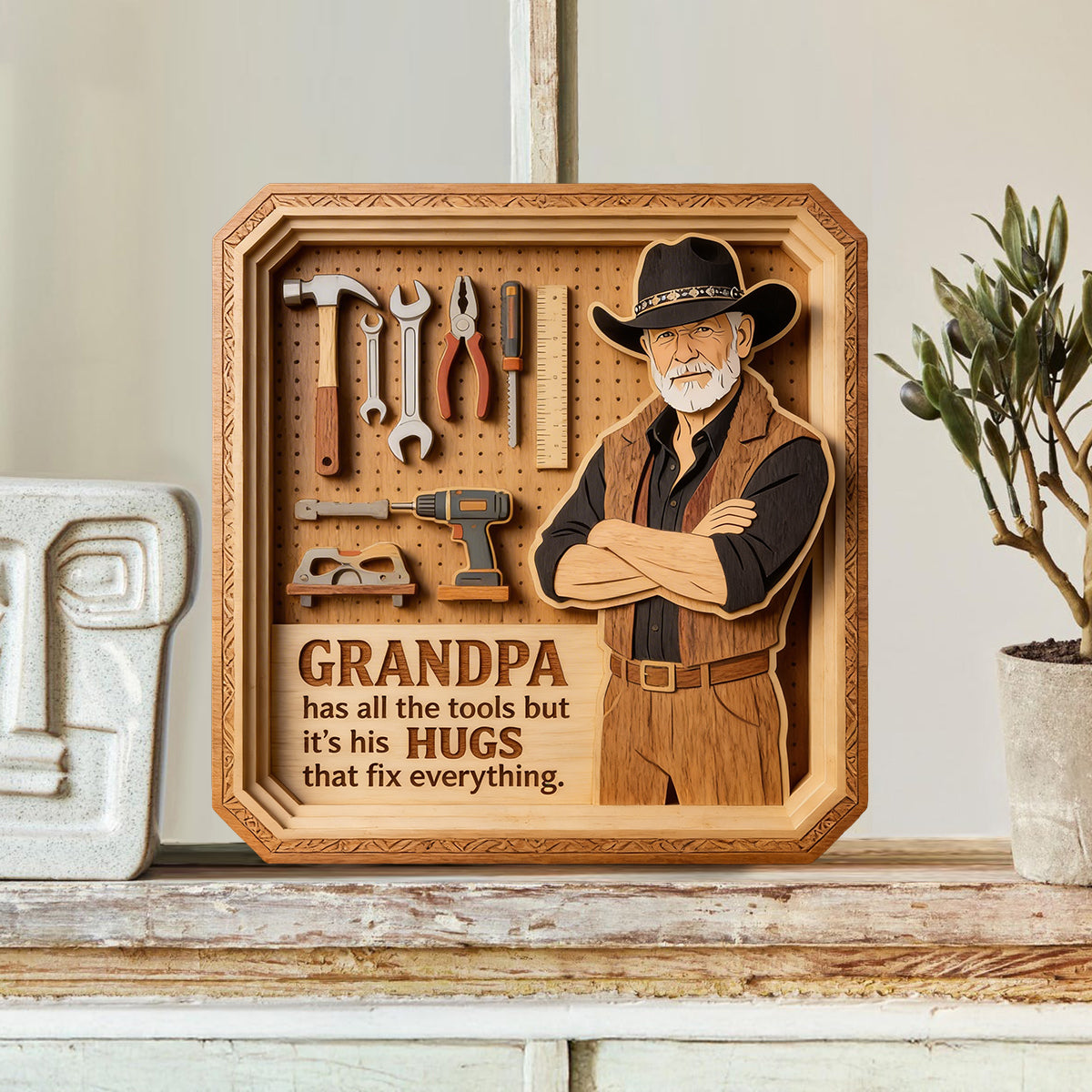 Papa/Opa.. Hat Alle Werkzeuge, Aber seine Umarmungen Reparieren Alles - Personalisierte Holztafel in Form