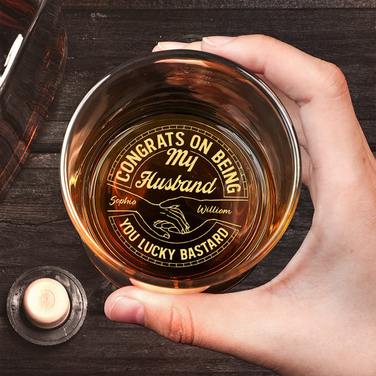 Herzlichen Glückwunsch an mein Ehepaar! Du Glückspilz! – Personalisiertes, graviertes Whiskyglas für Paare