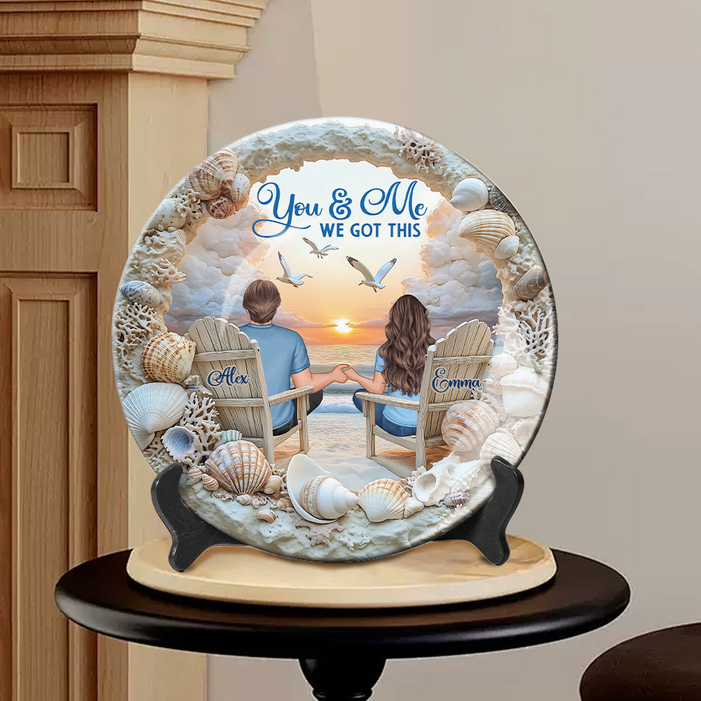 „Du und ich, wir schaffen das“ – Personalisierter runder Keramikteller für Paare