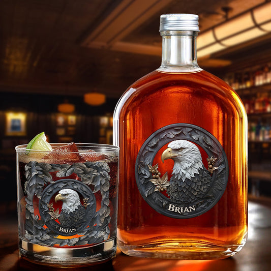 Strong Eagle – Personalisierte Whiskyflasche und Glas mit Weißkopfseeadler-Motiv