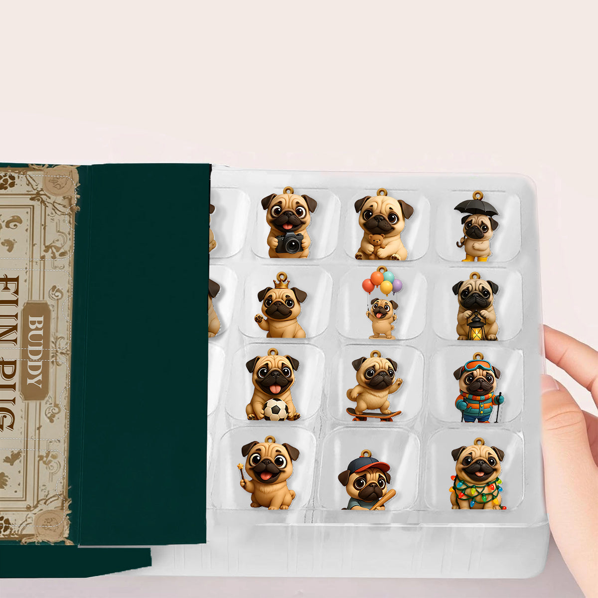Weihnachtlicher Spaß mit Mops – Personalisierter Hunde-Adventskalender mit Ornamenten