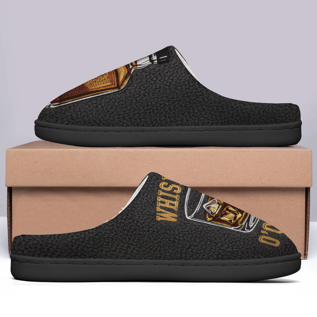 Whiskey O'Clock – Personalisierte Whisky-Hausschuhe