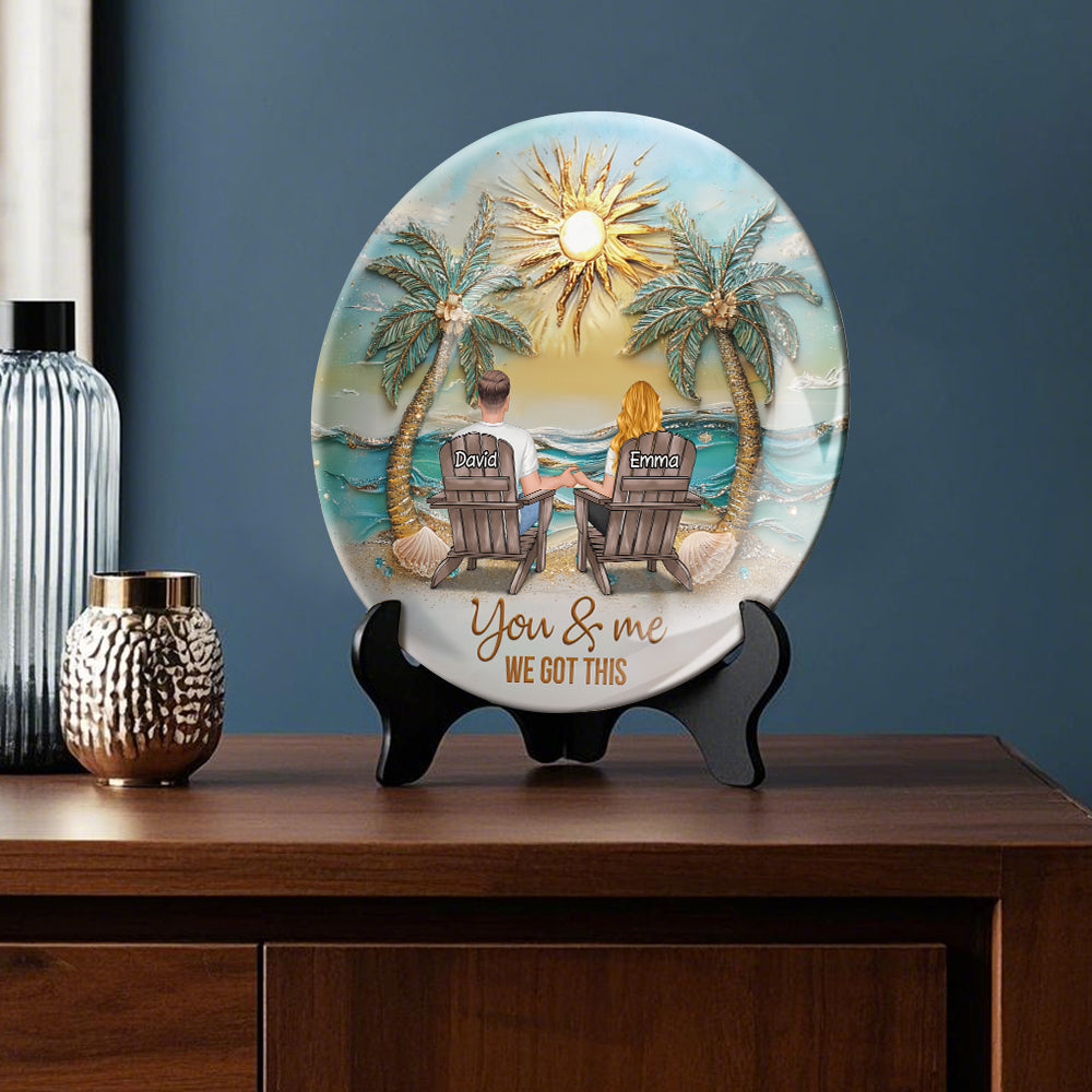„Du und ich, wir schaffen das“ – Personalisierter runder Keramikteller für Paare