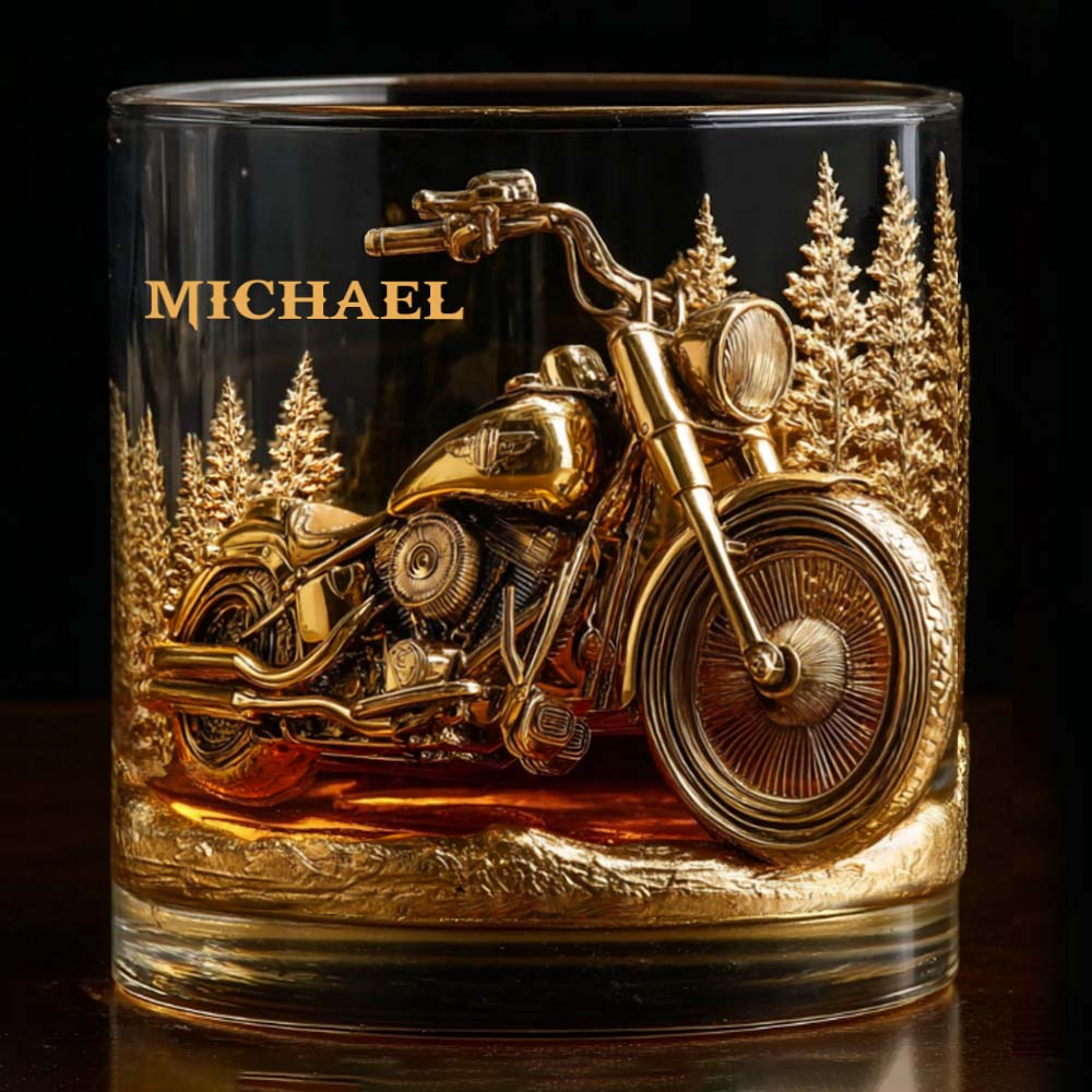 Unterschätze niemals einen alten Mann mit seinem Motorrad – personalisiertes Biker-Whiskyglas