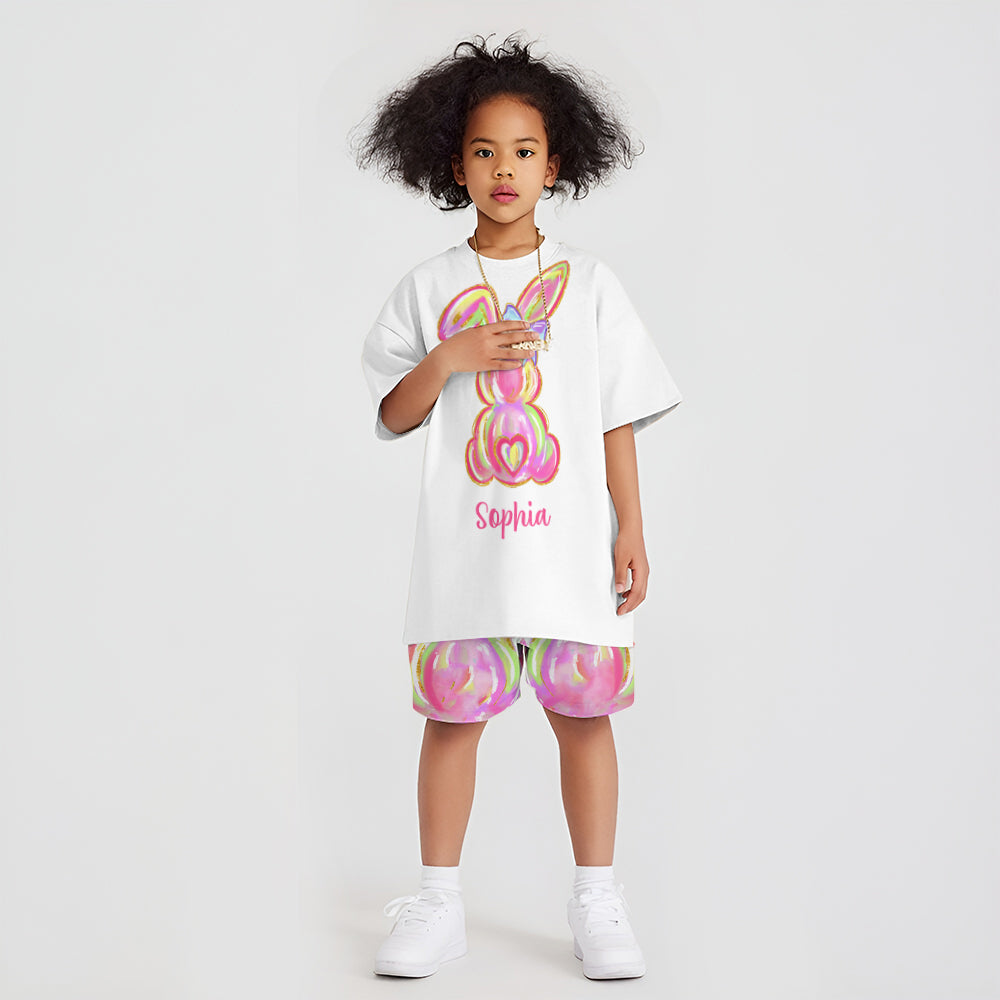 Bunte Osterhasen mit Pinselstrichmotiven – personalisiertes Kinder-T-Shirt & Shorts
