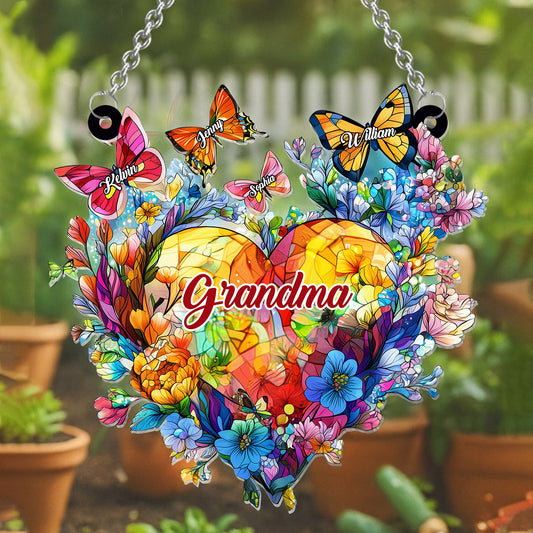 Oma-Mama-Blumenherz und Schmetterlinge – Personalisierter Fensterhänger mit Sonnenfänger-Dekoration 