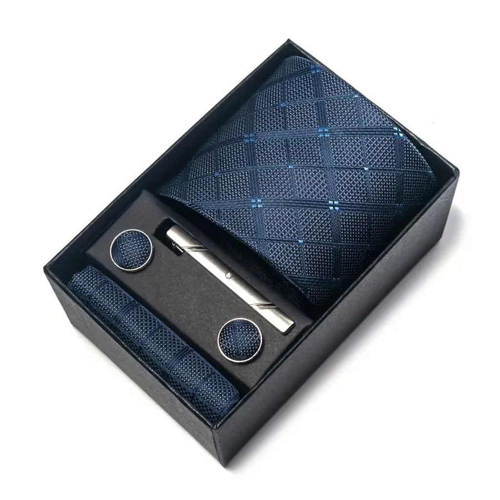 Geschenkbox mit Krawatte, Einstecktuch, Manschettenknöpfen und Krawattenklammer