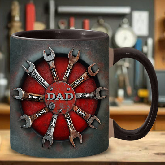 Papas Werkzeuge – Personalisierte Tasse mit Vater-Akzent