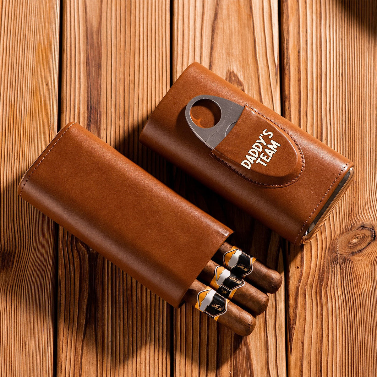 Daddy's Team Fist Bump – Personalisierter Humidor aus Leder für Väter