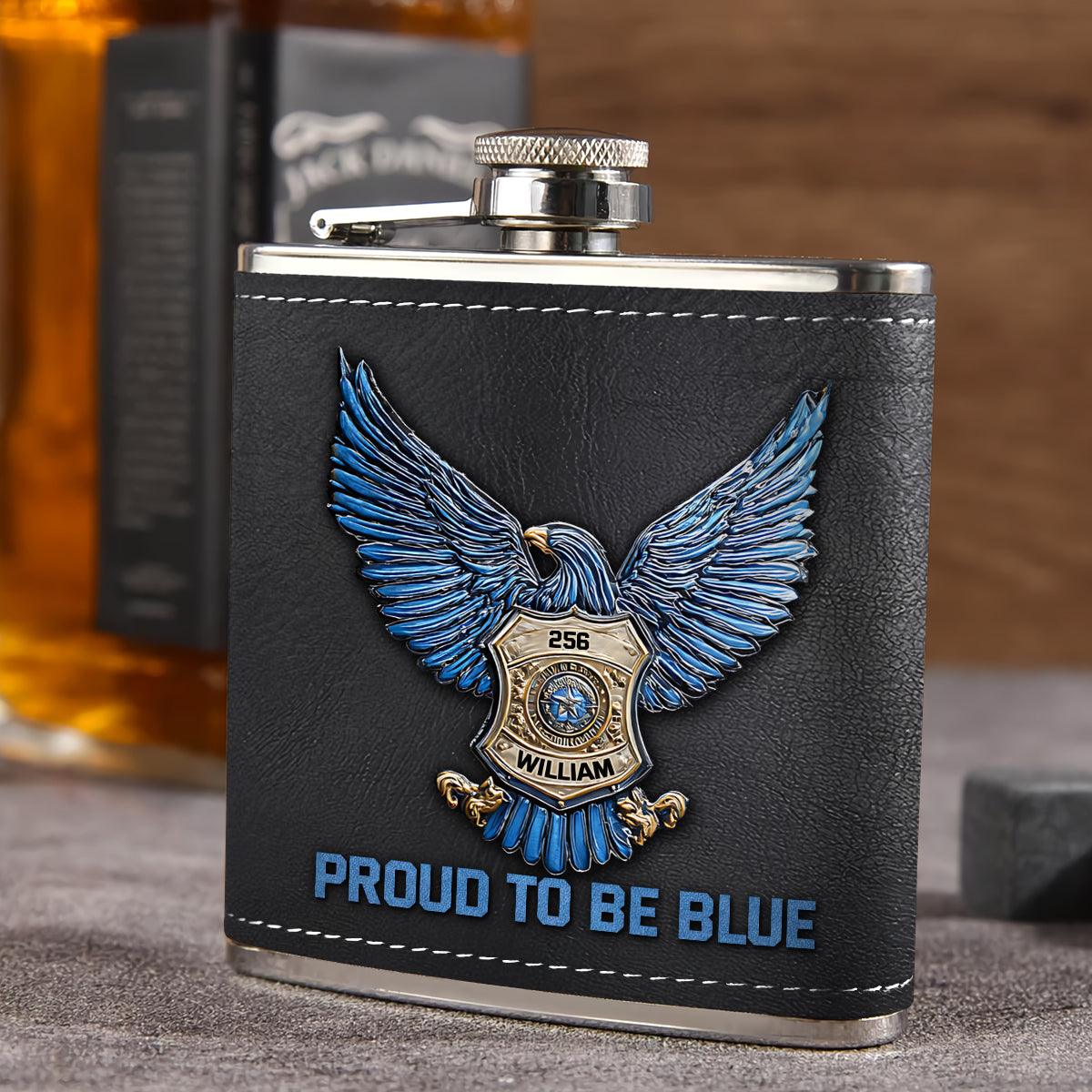 Stolz, Polizist zu sein – Personalisierter Flachmann für Polizeibeamte