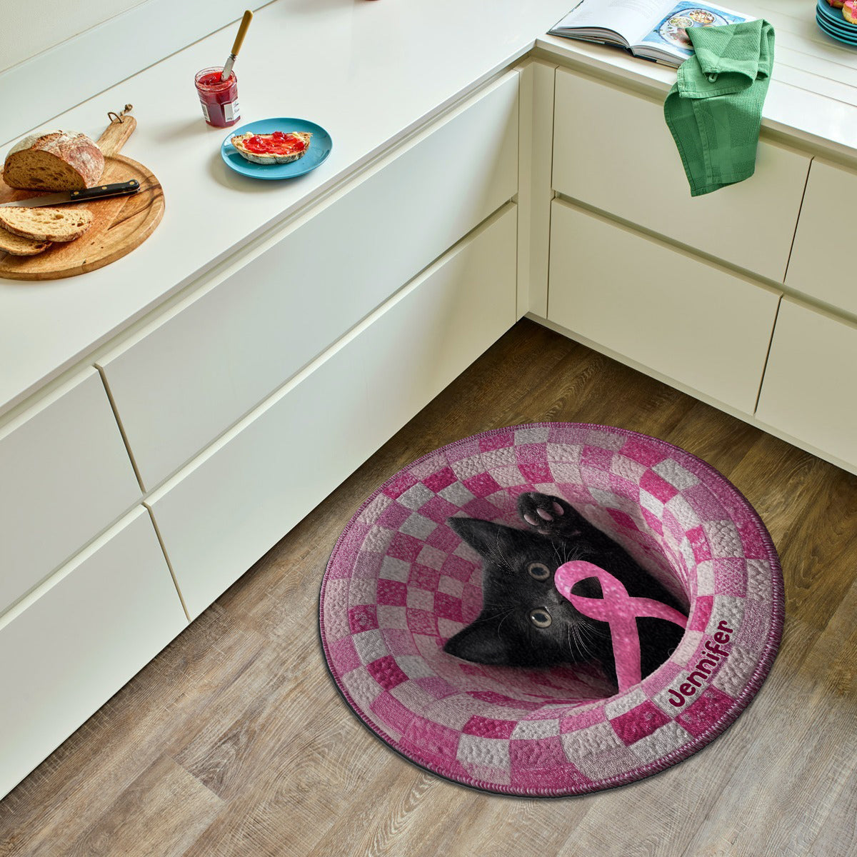 Der Krieger – Personalisierter, rutschfester, getufteter Teppich zur Sensibilisierung für Brustkrebs