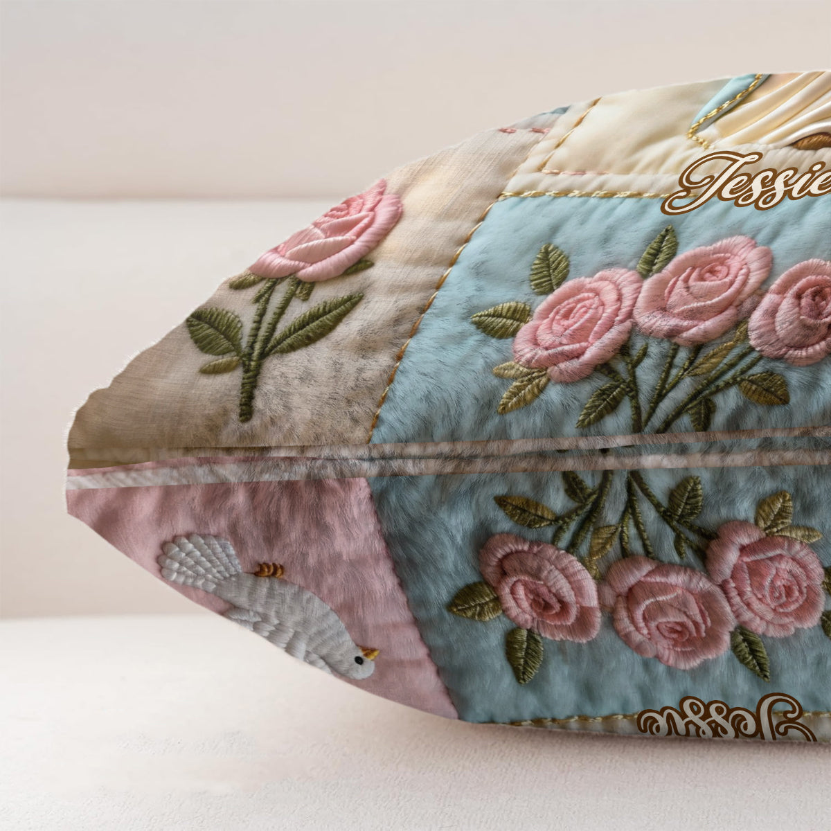 Unsere Liebe Frau – Personalisiertes christliches quadratisches Kissen aus Kunstfell