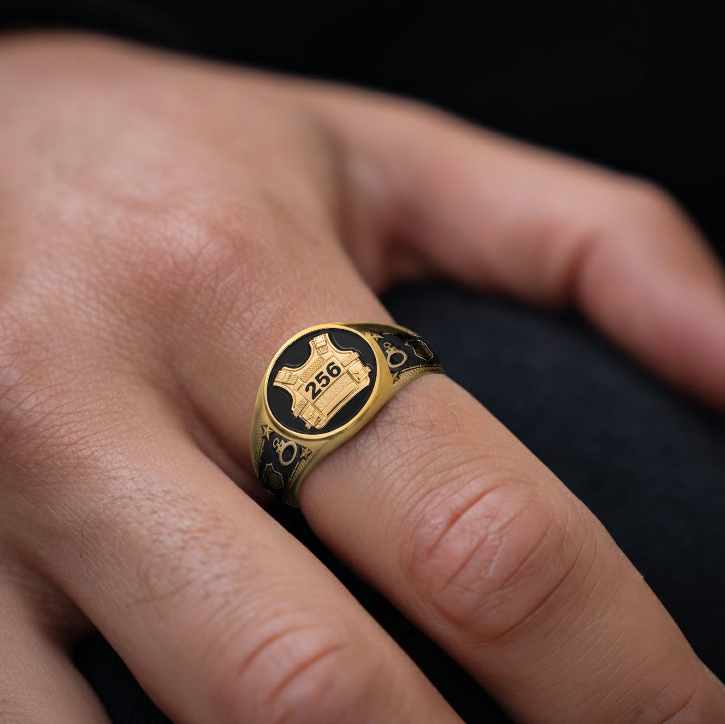 Schützen und Dienen – Personalisierter Siegelring für Polizeibeamte