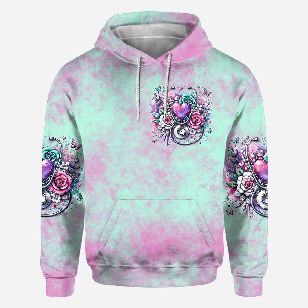 Krankenpflege ist eine Herzensangelegenheit – Personalisiertes T-Shirt für Krankenschwestern