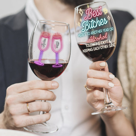 Auf ein weiteres Jahr voller Freundschaft bei einem Glas Wein – personalisiertes Weinglas mit langem Stiel für beste Freundinnen!